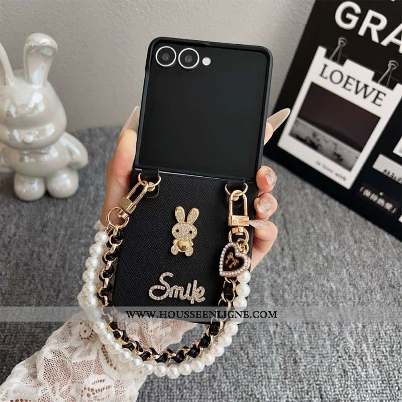 Coque Samsung Galaxy Z Flip 7 Lapin Smile avec Bracelet