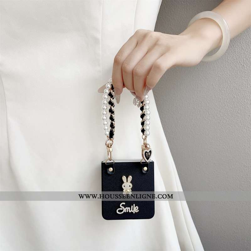 Coque Samsung Galaxy Z Flip 7 Lapin Smile avec Bracelet