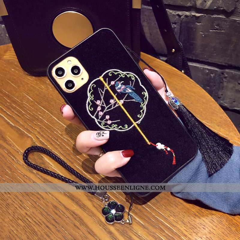 Coque iPhone 11 Pro Broderie Ornements Suspendus Rouge Velours Téléphone Portable Style Chinois