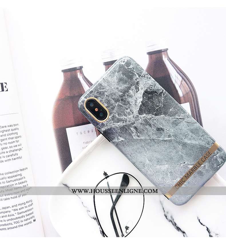 Coque iPhone Xs Fluide Doux Silicone Noir Vent Protection Incassable Tendance