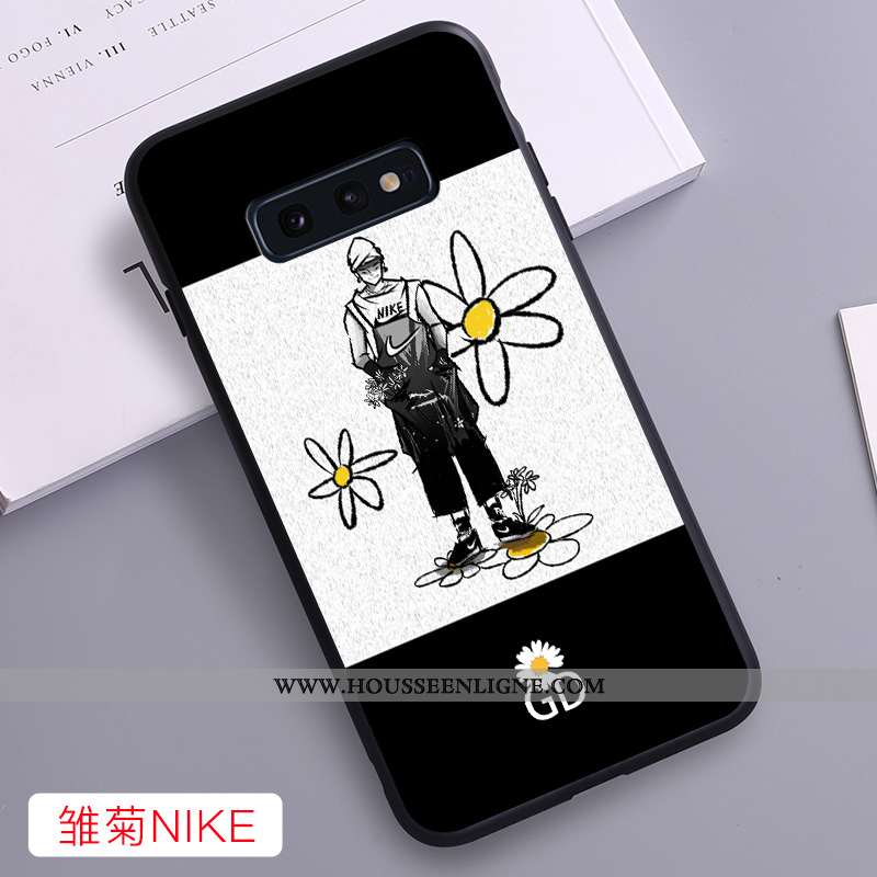 Housse Samsung Galaxy S10e Silicone Protection Tendance Étoile Coque Nouveau Fluide Doux Noir