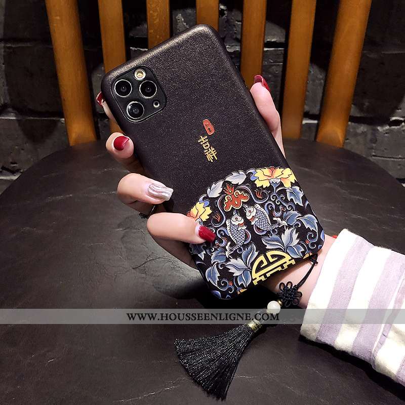 Housse iPhone 11 Pro Max Tendance Gaufrage Rouge Style Chinois Incassable Étui À Franges