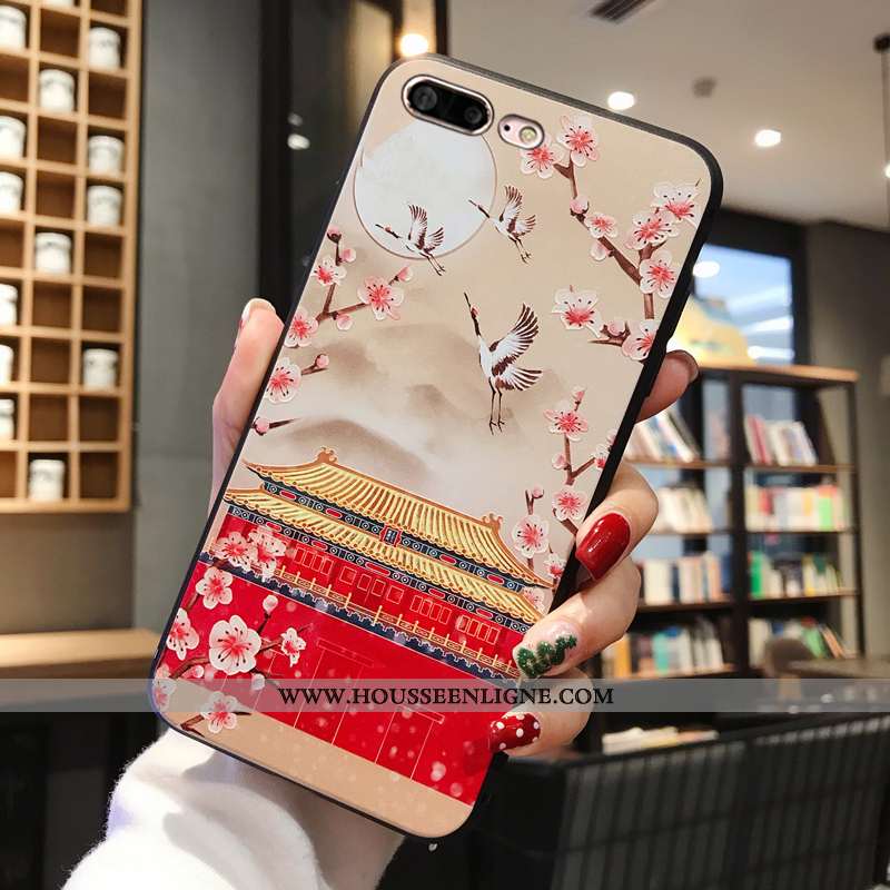 Étui iPhone 8 Plus Ornements Suspendus Gaufrage Coque Rouge Fluide Doux Nouveau