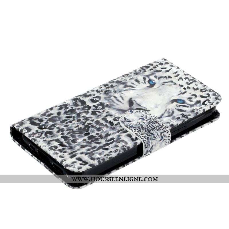 Housse iPhone 15 Pro Léopard 3D à Lanière